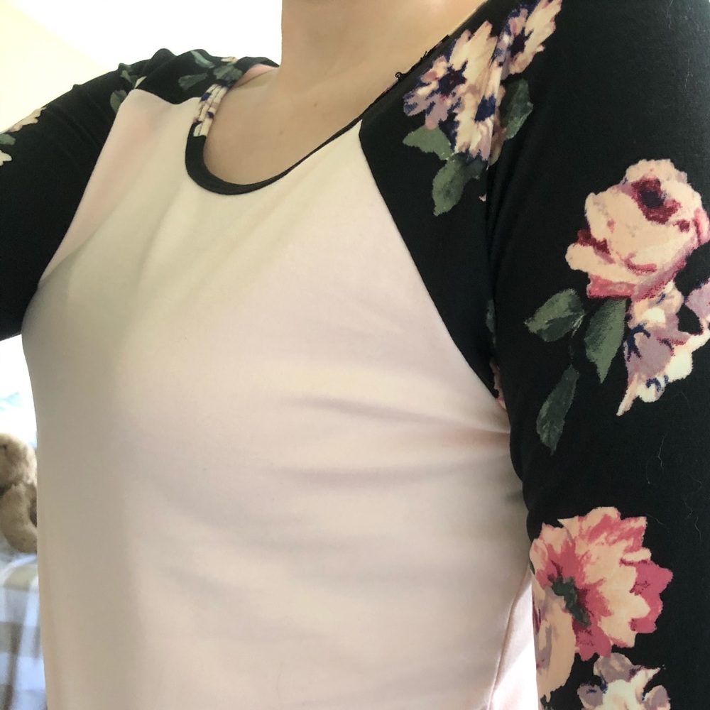 3/4 sleeve pink and floral top